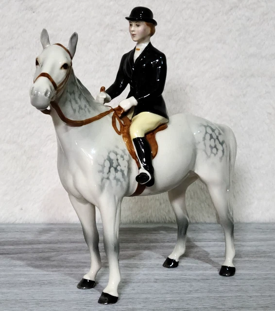 Ancienne Grande Statuette Cheval Blanc En Porcelaine Signé : BESWICK