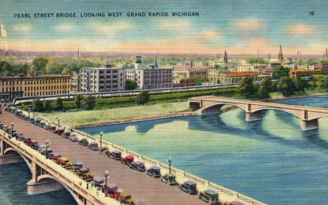 Pearl Street Bridge Looking West in Grand Rapids MI MICH MICHIGAN Postcard