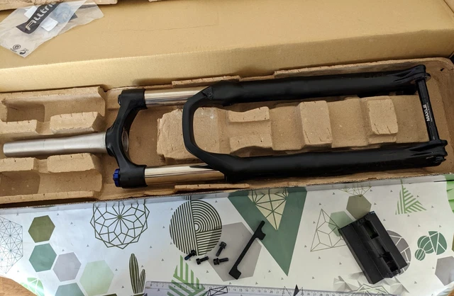 Fourche VTT Rockshox Indy C 26 Pouces Noir - Frein En V, Années 90, Pour Pièces Ou Réparation