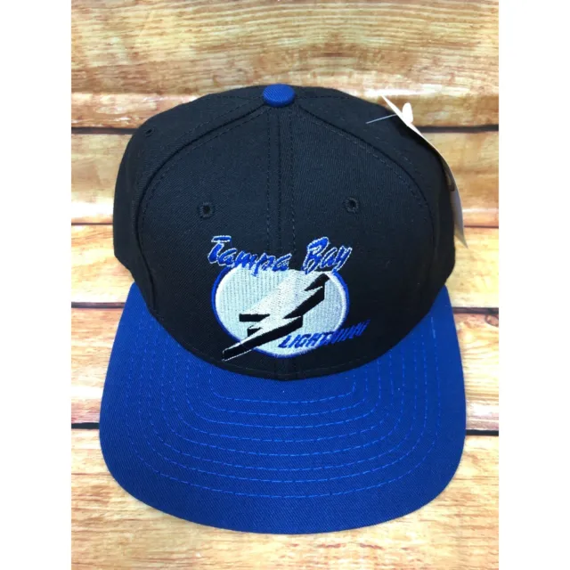 NWT NOS Vintage TAMPA BAY LIGHTNING Hockey NHL CCM Fitted Hat Cap (d98)