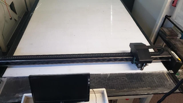 Autometrix Fixed Table Cutting Machine