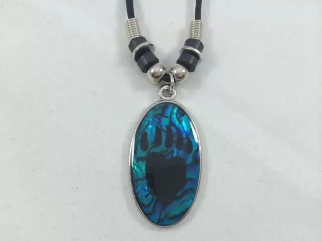 Beautiful Natural Abalone Paua Shell Bear Claw / Paw in Oval Pendant Necklace