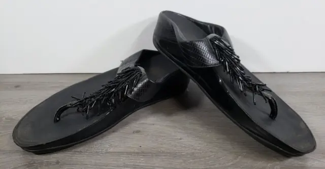 FitFlop Woman Sz 10 Cha Cha 336-001 Black Beaded Pat Leather Wedge Thong Sandal