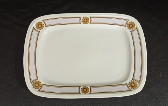 GRAND PLAT EN PORCELAINE DE LIMOGES BERNARDAUD modèle TRIANON