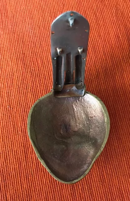 Art Deco Figural Brass Coat Clip, Turban 3