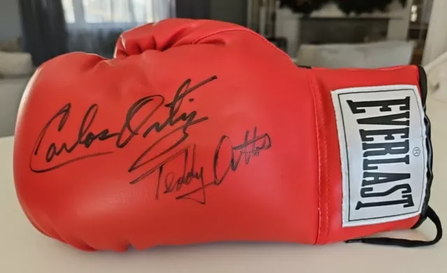 Signed Carlos Ortiz & Teddy Atlas autographed Boxing glove