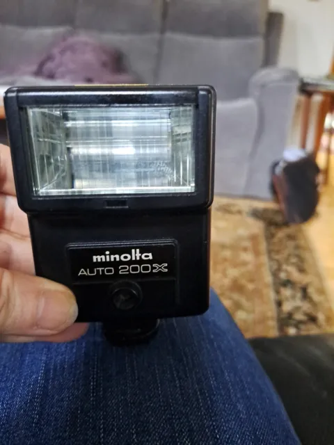 Minolta Auto 200X Flash for Minolta XD & XG Series Cameras Untested With Case