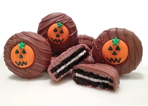 Philadelphia Candies Milk Chocolate Covered OREO® Cookies, Halloween Pumpkin 8oz