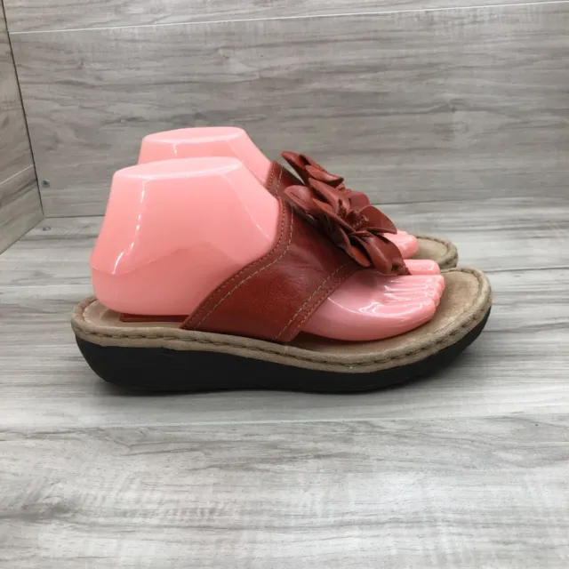 Clarks Sandals Women's 9 Orange Leather Floral Flip Flop Thong Slip On Shoes