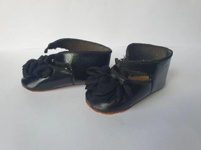 Chaussures Anciennes Pour Fillette Taille 20 - Marque Mondo Davos, Cuir Véritable