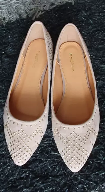 Elegante klassische Pumps Balerinas Gr. 39 Beige mit kleinen Goldperlen