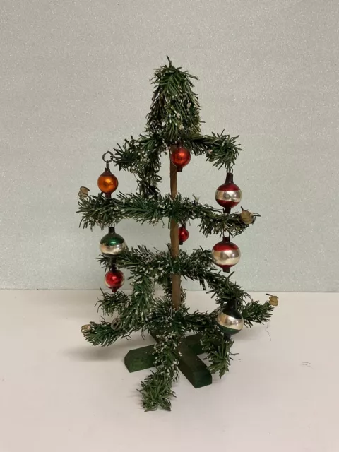 Antiker Christbaum beschneit mit Kugeln Lauscha Federbaum? Rarität Sammler