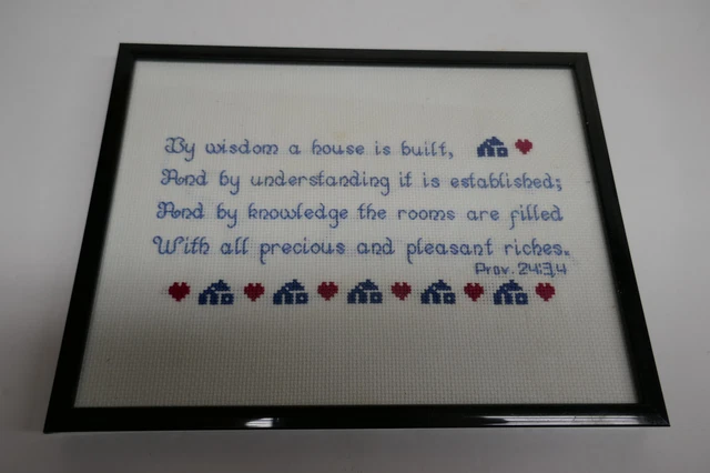 Pieza terminada de punto de cruz 9"" x 7"" Proverbios 23:34 Por sabiduría se construye una casa