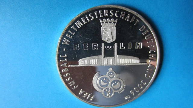 2 Broches / Pièces De Monnaie Officielles FIFA Coupe Du Monde 2006 Allemagne | Émblème Football | 43mm X 4mm