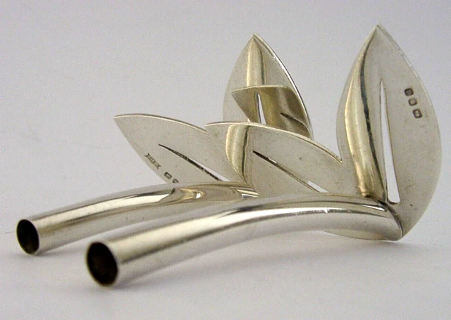 Metà Secolo Coppia Moderna Vasi Esemplari In Argento Sterling Massiccio Inglese 1956