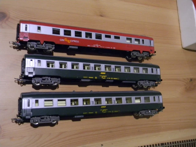 Set De 3 Voitures Voyageurs VB2N SNCF, Livré Fuscia Nord Pas De Calais Logo Casquette Avec Eclairage