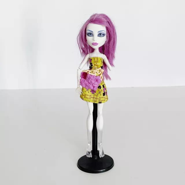 Monster High Spectra Vondergeist Doll Figure Mattel 2010