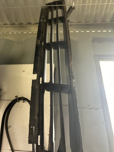 Genuine Holden Commodore VY Front Lower Bumper Bar Grille Insert 92105097