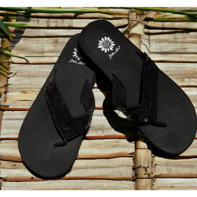 Ladies Yellow Box Black Sequin Band Flip Flops Excellent Condition. SIZE 8.5