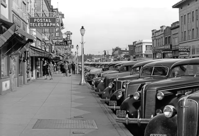 1941 Main Street Twin Falls Idaho Old Vintage Photo 8.5" x 11" Historic Reprint