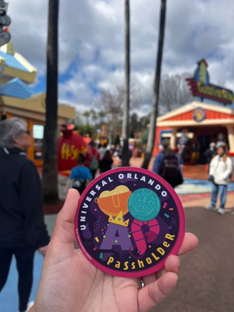 UNIVERSAL STUDIOS ORLANDO UOAP Mardi Gras Passholder 2024 40.00