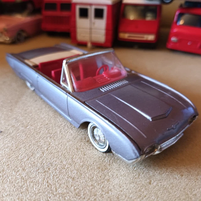 Le Berliet Aurochs Alvis a six roues en miniature de Solido au 1/50e