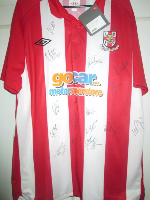 Lincoln City 2010-2011 Squad Signed Home Football Shirt with COA /3860