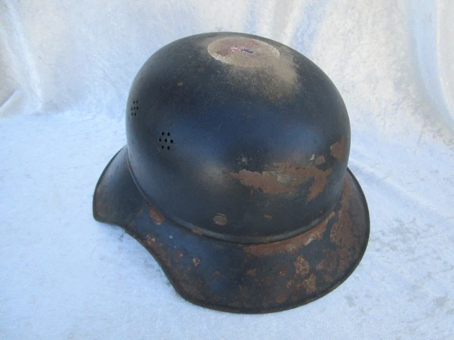 Originaler Luftschutzhelm/Sanitäter!
