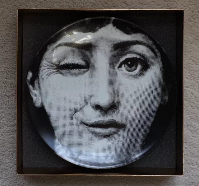 Fornasetti WALL PLATE T&V 130 - Made In Italy NIB Fornasetti WALL PLATE T&V 130 - Made In Italy NIB