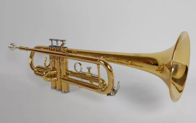 Free Shipping - Bundy Trumpet Model BTR-300 w/ Case & Mouthpiece Free Shipping - Bundy Trumpet Model BTR-300 w/ Case & Mouthpiece