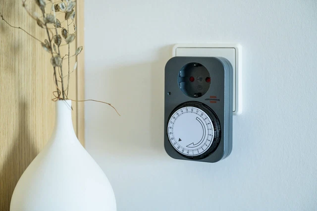 Timer Meccanico Brennenstuhl MZ 20-1 - Programmabile 24 Ore, Per Luci Ed Elettrodomestici