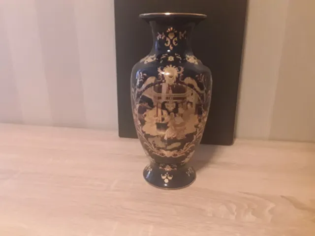 CHINESISCHE  VASE HANDARBEIT GOLDDEKOR KOBALTBLAU  ca 25 cm groß