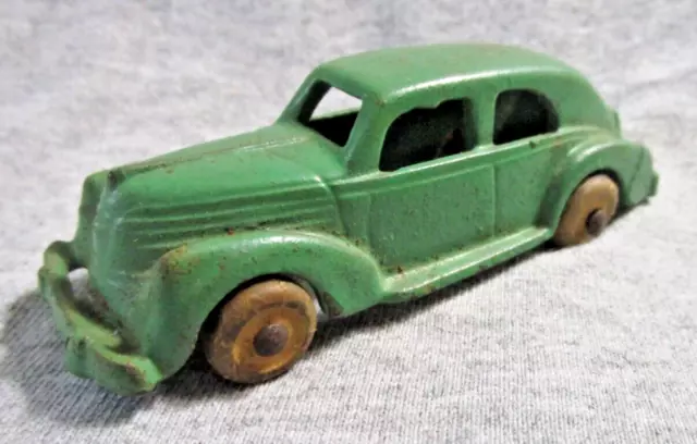 Vintage Hubley No 2272 1930s Sedan GREEN 3 1/2" CAST IRON Original Paint