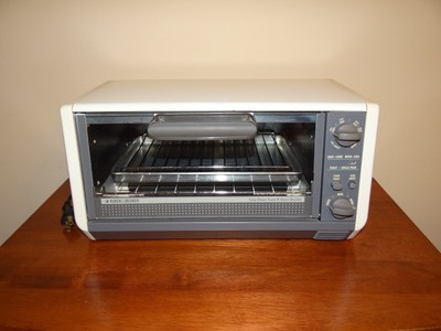 VTG Black & Decker TRO 510 TY3 Space Saver Under Cabinet Toaster Toast-R-Oven