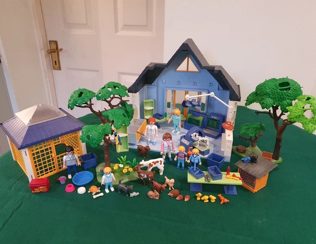 Playmobil Animal Clinic 4343 + Lots of extras, 25 figures and animals, and more.