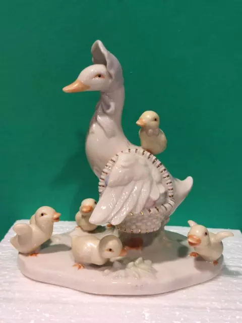 LENOX EASTER SPRINGTIME STROLL Momma GOOSE and Goslings sculpture --- NEW in BOX