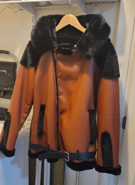 Mens Belted leather jacket with a hood and faux fur lining, cognac