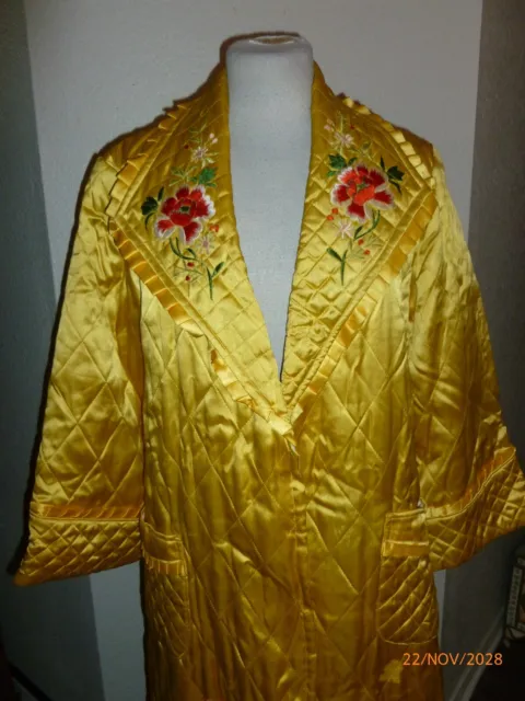 VINTAGE QUILTED ROBE Housecoat Yellow Nylon Stunning Embroidered Maxi M ...