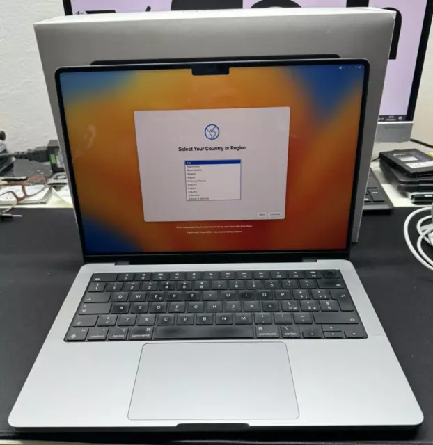 Apple Macbook pro 14,2" M1 pro 10 core GPU 16 core 16 gb ram 1 tb hd