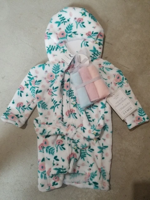 Modern Baby 4-Piece Set, Hooded Robe & 3 Washcloths + 5 Gerber Onsies; Size 3-6M