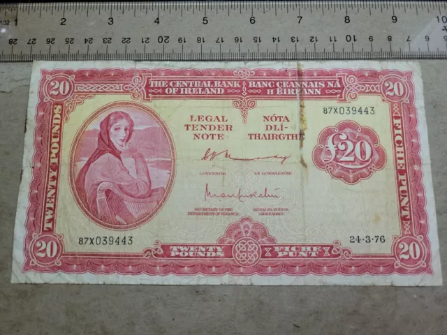 🇮🇪 Ireland, Republic  20 pounds  24 March  1976 P-67c  Banknote 073123-1