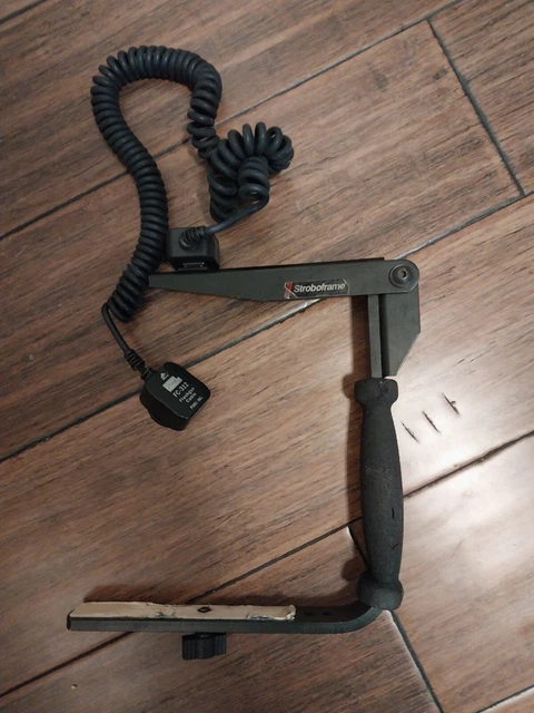 Stroboframe Quickflip Flash Bracket with Flashgun Cable