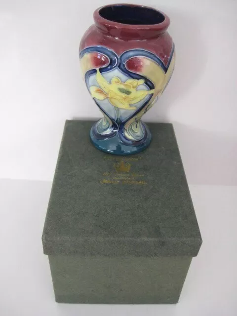 OLD TUPTON WARE DAFFODIL TUBE LINED DECORATION MINIATURE VASE JEANNE McDOUGALL