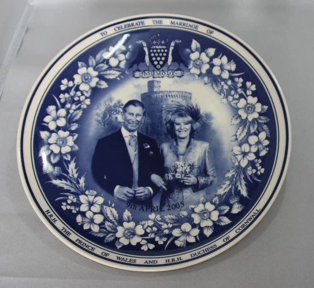 WEDGWOOD ROYAL COMMEMORATIVE Plate Prince Charles & Camilla Wedding