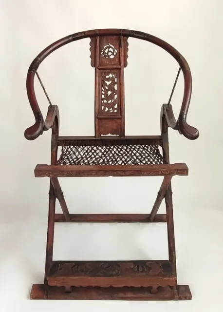 Klappstuhl aus Holz mit gebogenem Rückenlehne im Ming-Stil  交椅