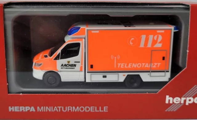 Feuerwehr BF Aachen Rettung RTW Notarzt / MB Sprinter 18 / Herpa Neu & OVP