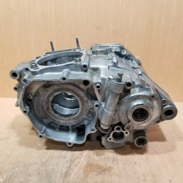 Suzuki ltz400 crankcase left right inner case bottom end kfx400 dvx400 *DAMAGE Suzuki ltz400 crankcase left right inner case bottom end kfx400 dvx400 *DAMAGE