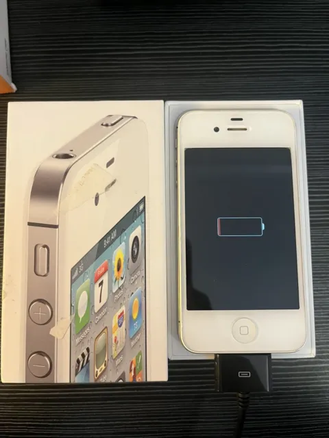 Apple iPhone 4s - 16GB - White (Unlocked) A1387 (CDMA + GSM)