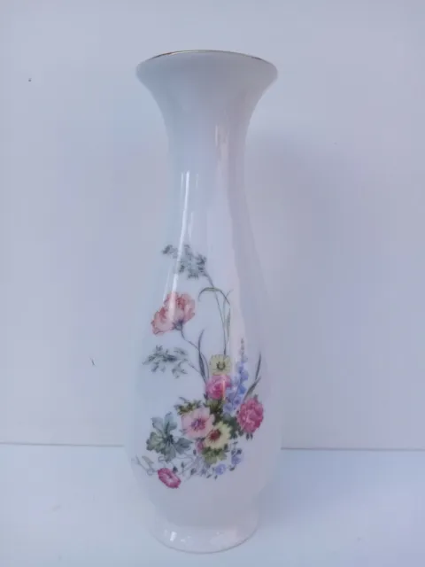 Royal Porzellan Bavaria KPM Germany Handarbeit, White Flower Vase, Floral Design