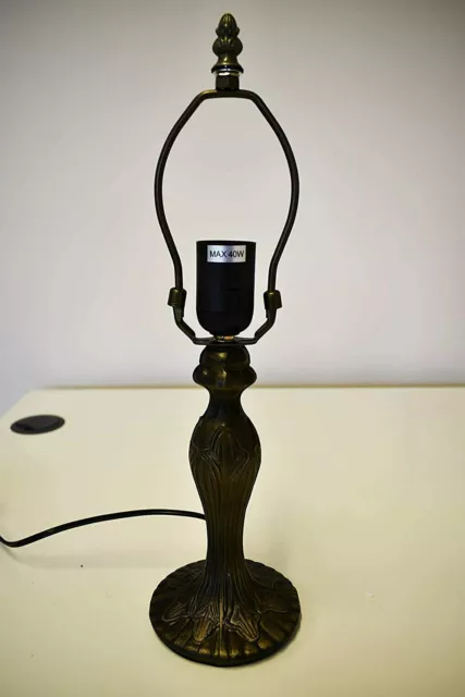 Lampada da tavolo stile Tiffany vetro colorato fatta a mano luce comodino lampade da scrivania Regno Unito 2